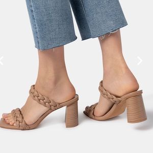 PAILY HEELS IN CAFE STELLA